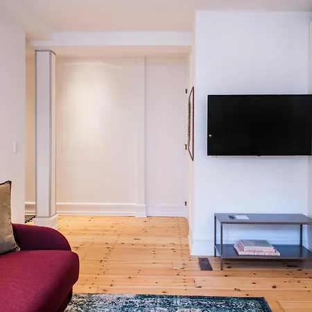 Town Hall By Daniel&jacob's Apartment