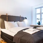 Town Hall By Daniel&jacob's Apartman